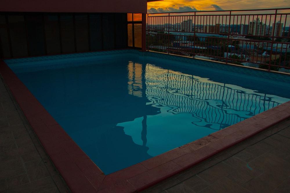 swimming pool spa