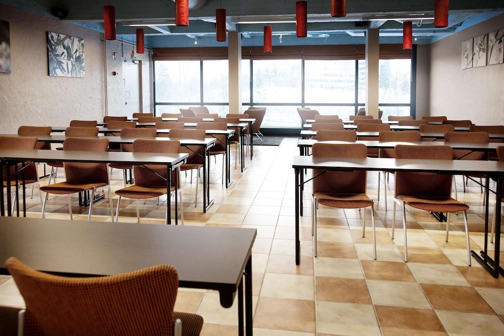 restaurant-cafeteria