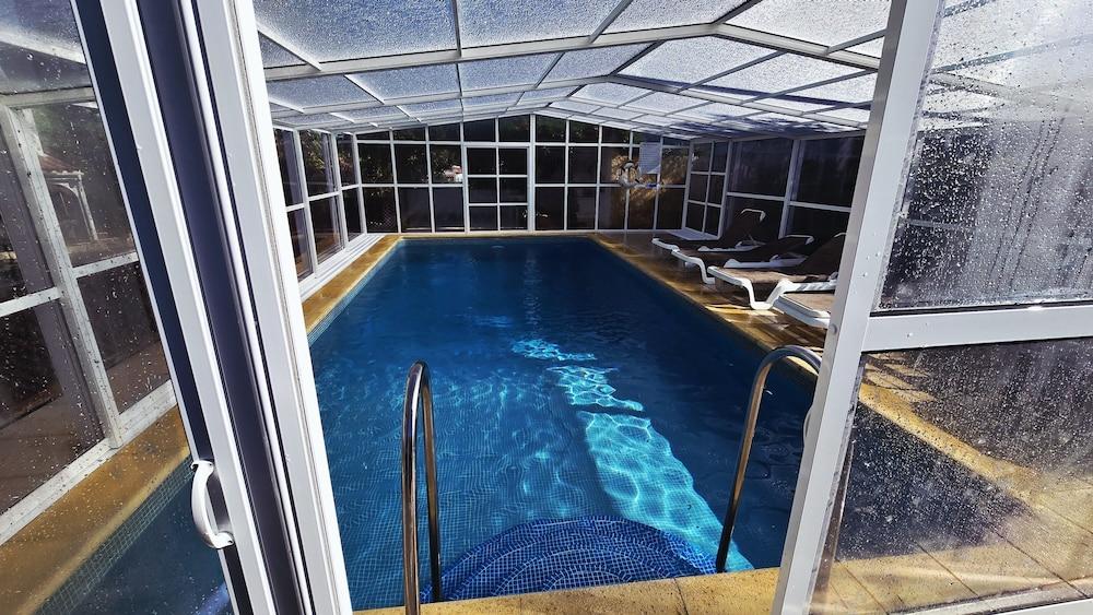 swimming pool spa