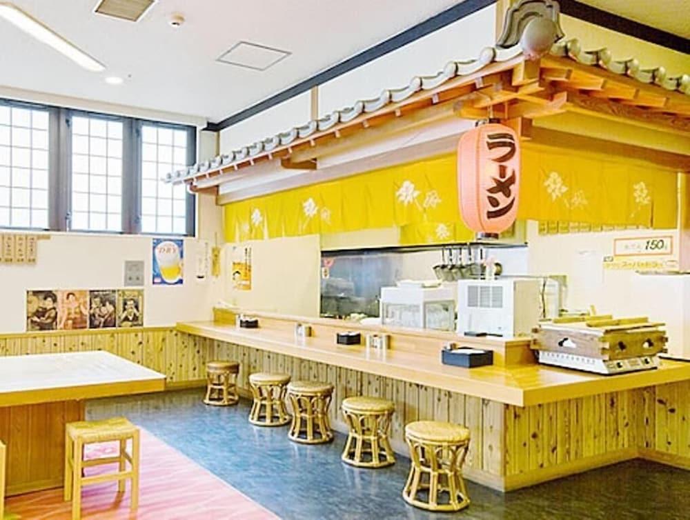 restaurant-cafeteria