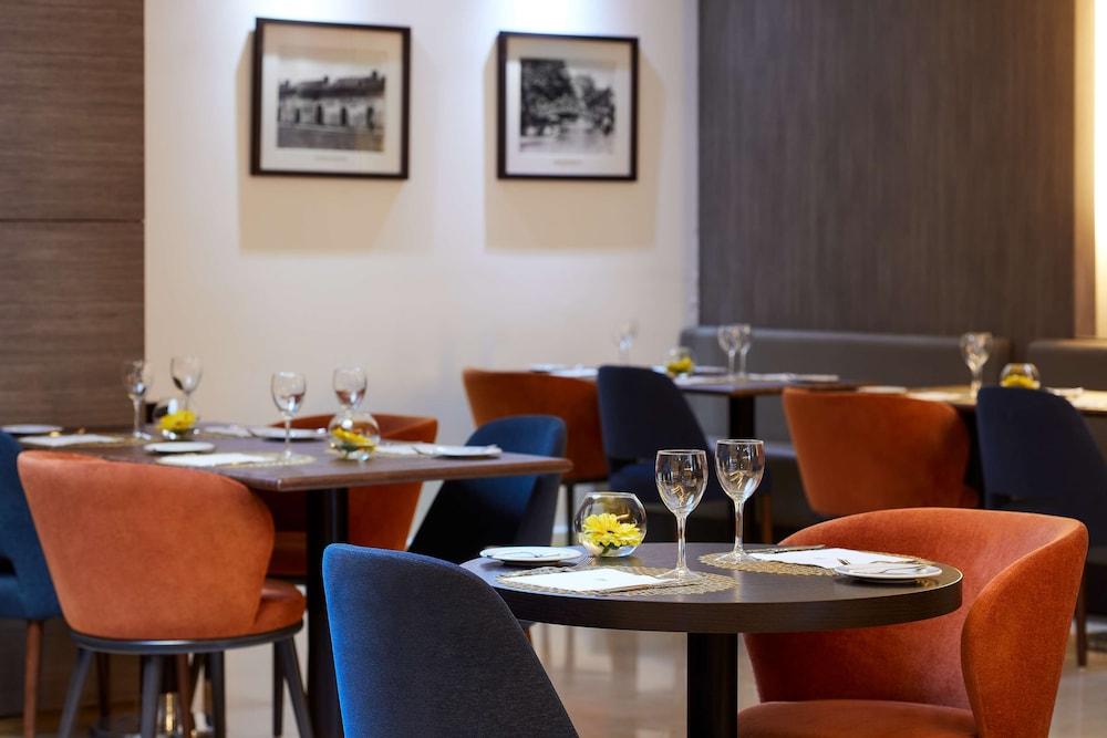restaurant cafeteria