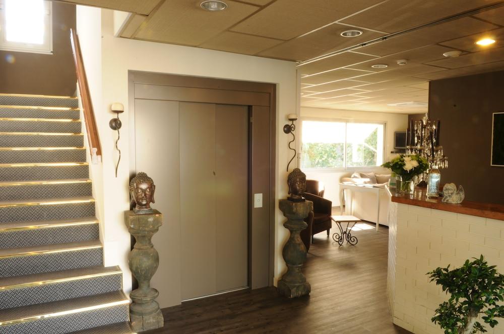 lobby