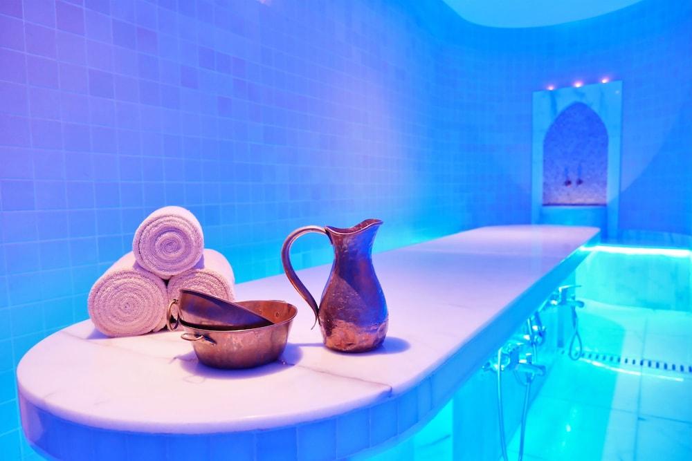 swimming pool spa