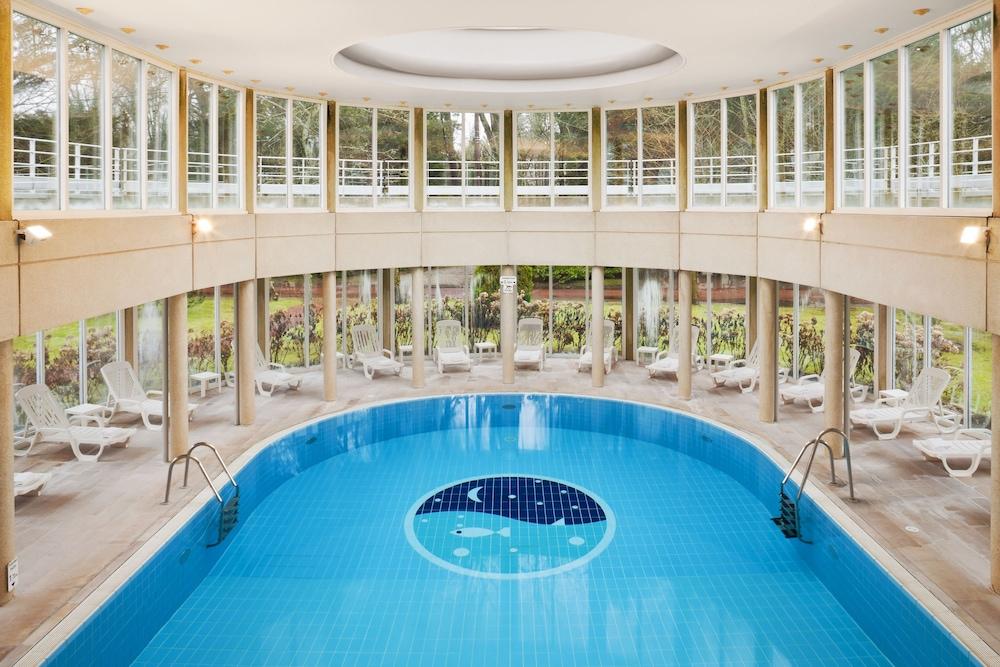swimming pool spa