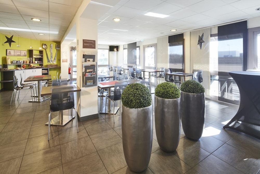 restaurant-cafeteria