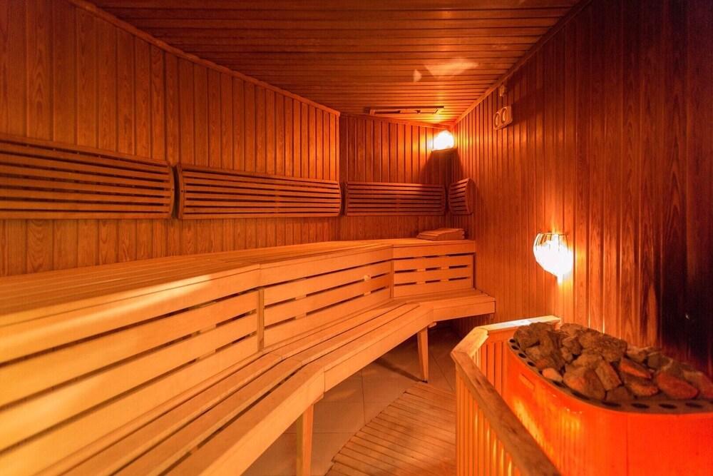 swimming pool spa