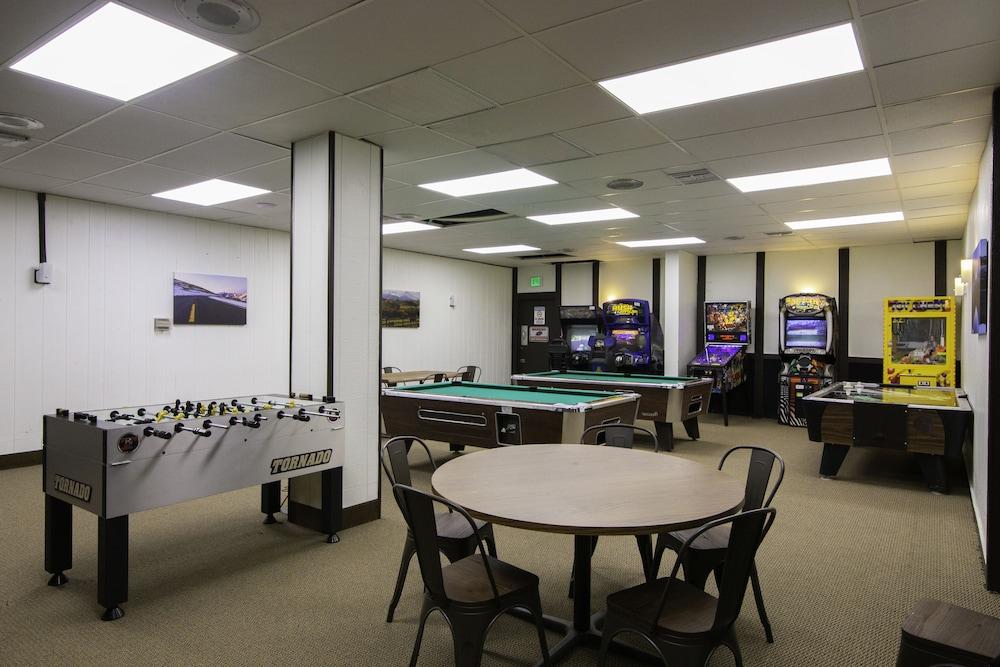 restaurant cafeteria