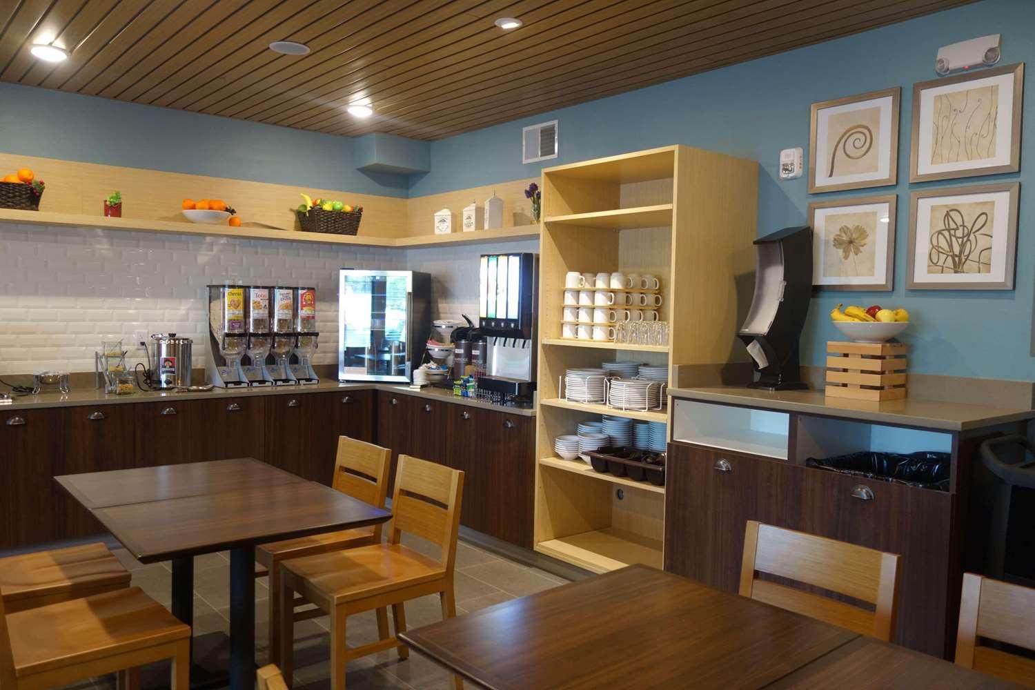 restaurant cafeteria