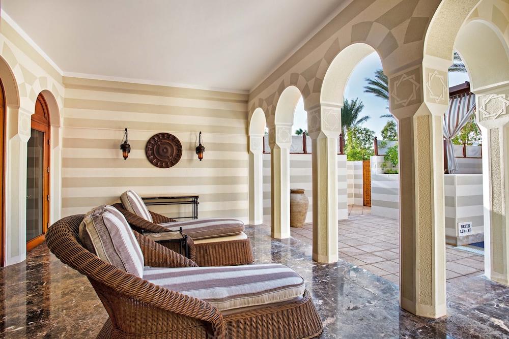swimming pool spa