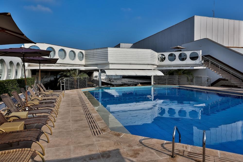 swimming pool spa
