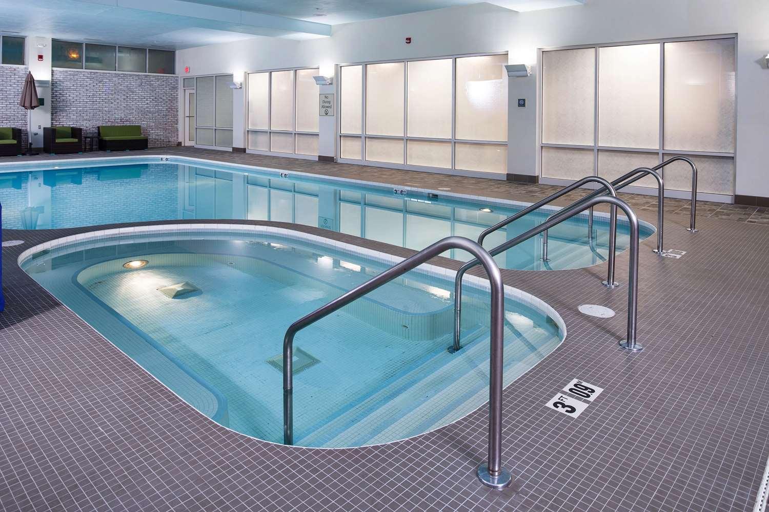 swimming pool spa