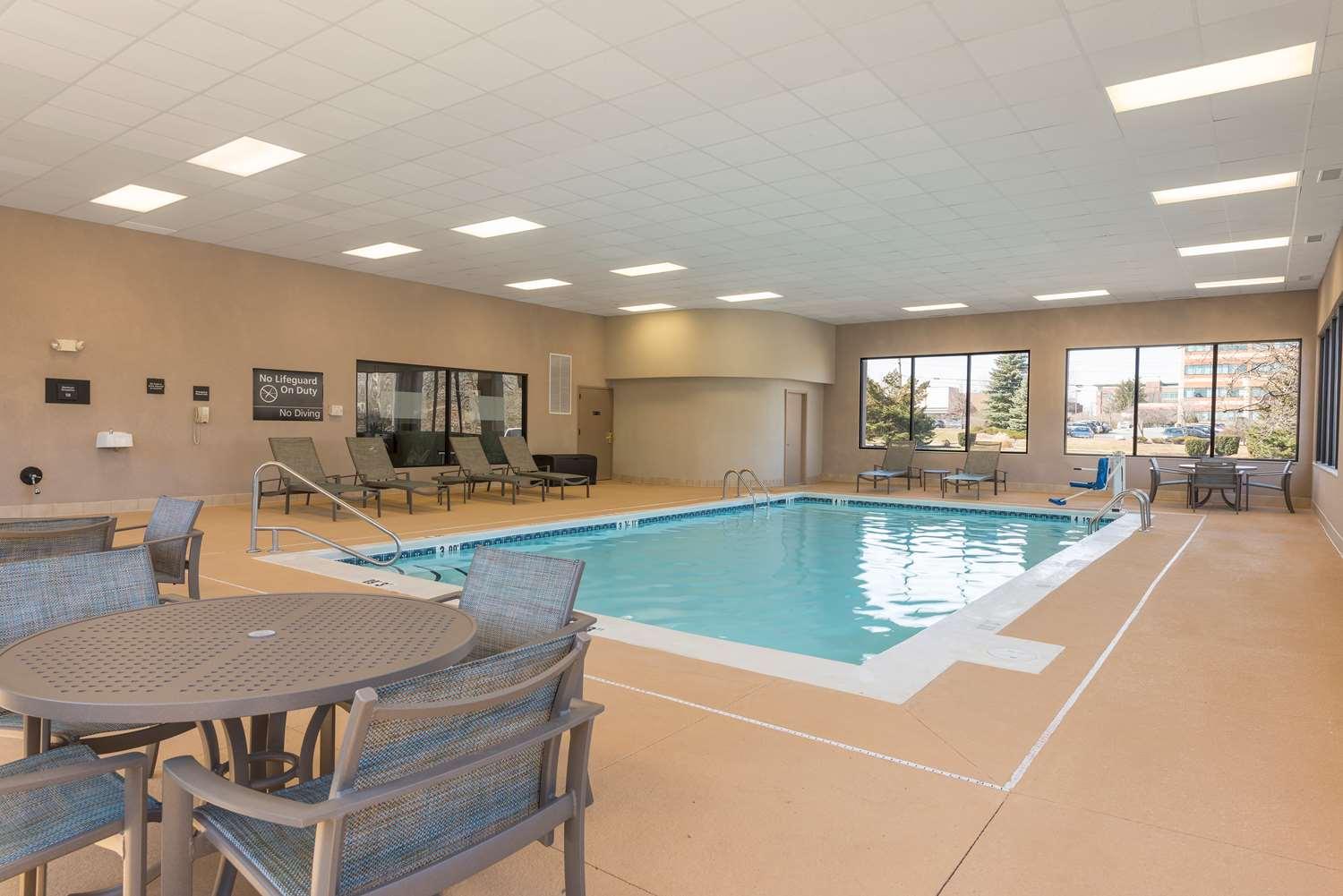 swimming pool spa