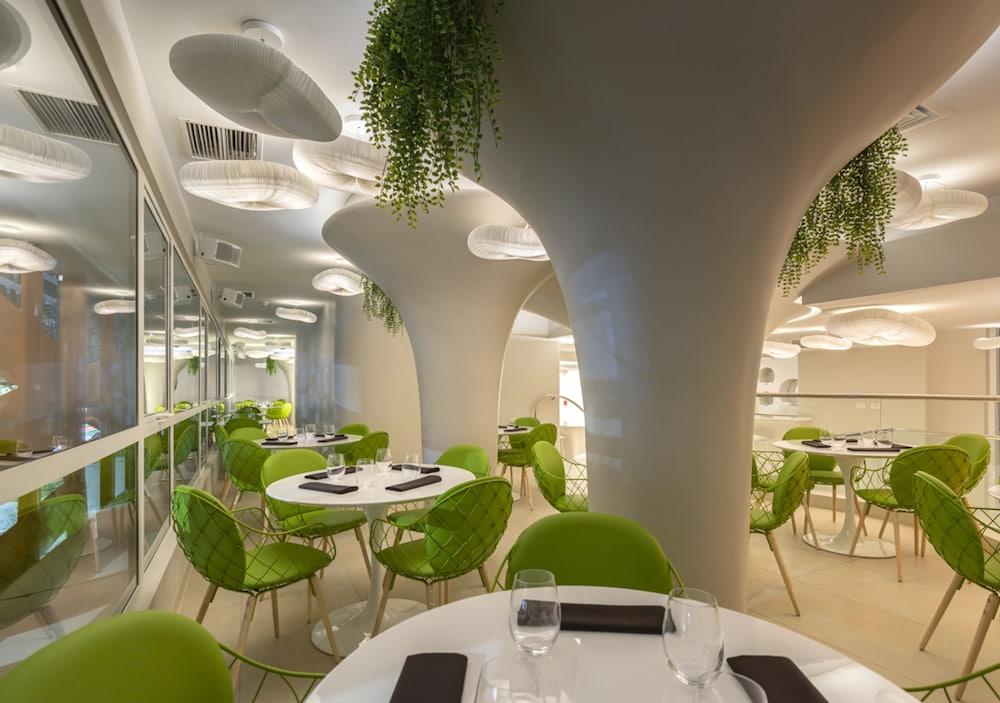 restaurant cafeteria