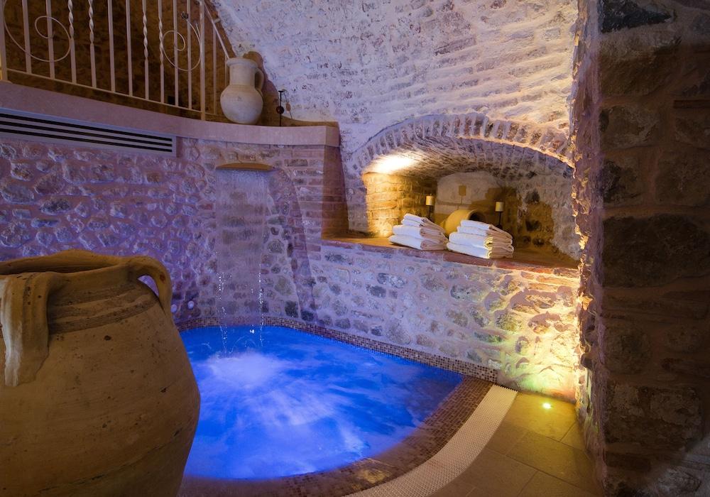 swimming pool spa