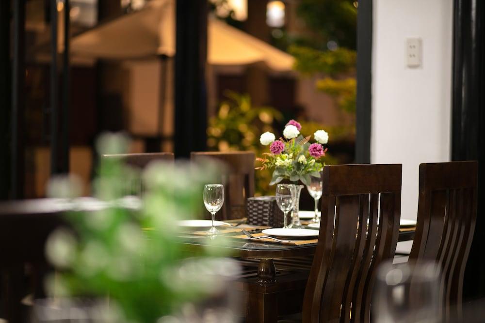 restaurant cafeteria