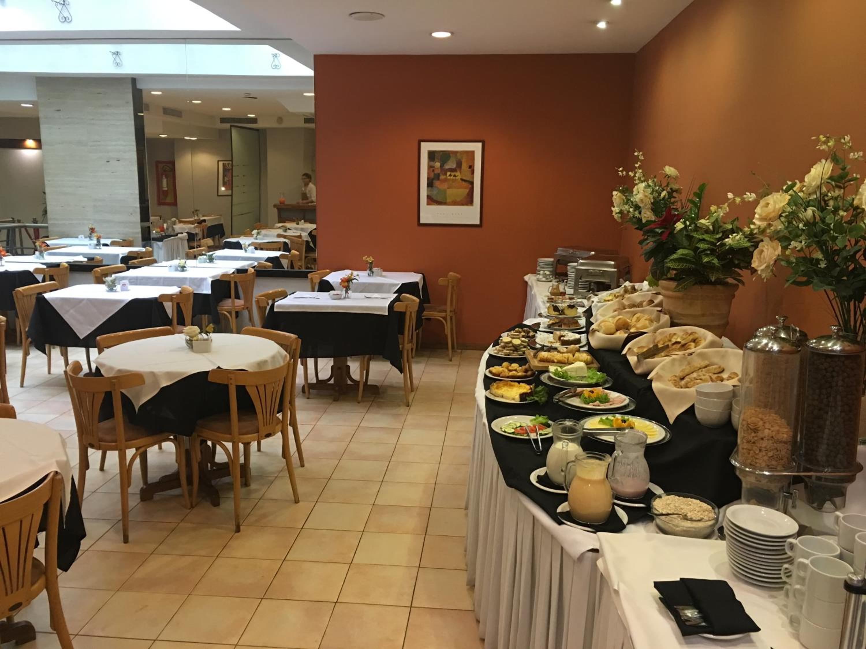restaurant cafeteria