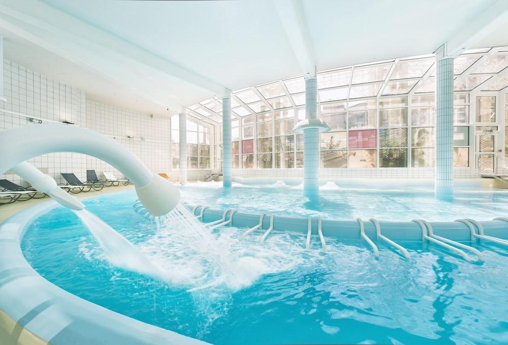 swimming pool spa