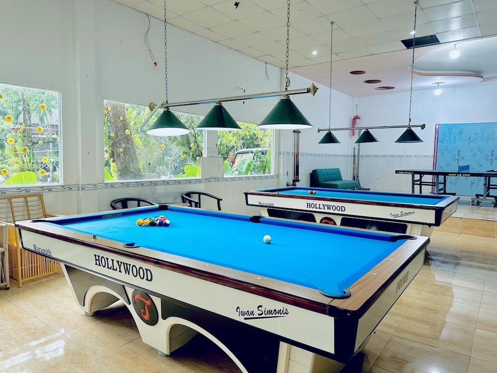 swimming pool spa