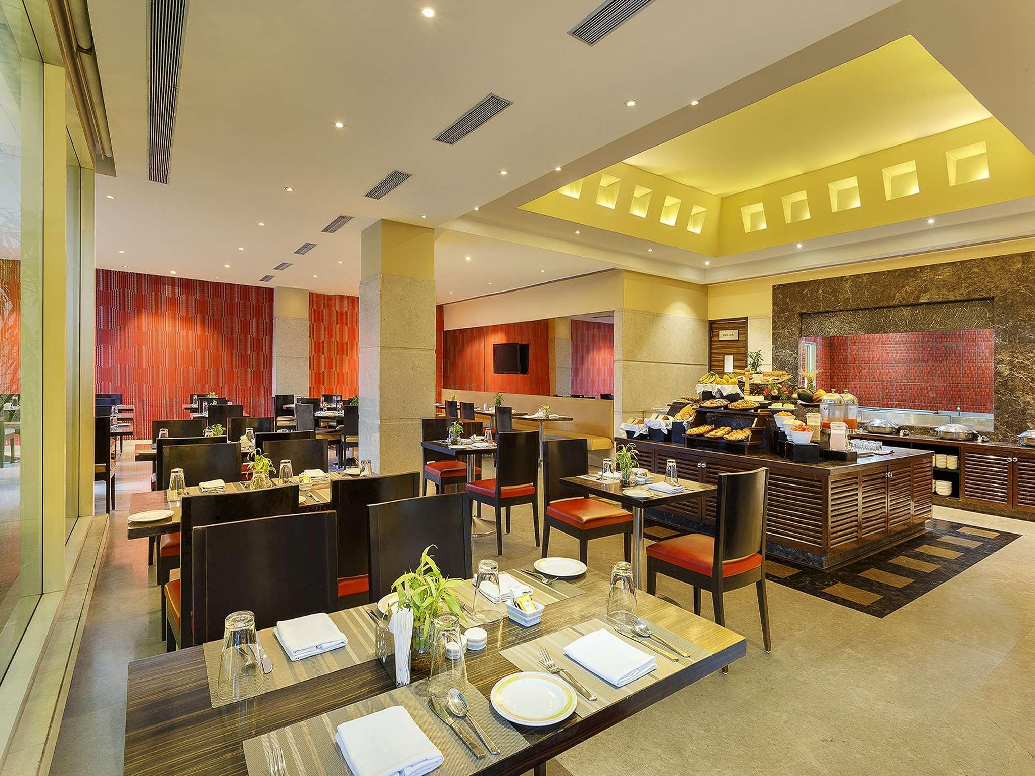 restaurant cafeteria