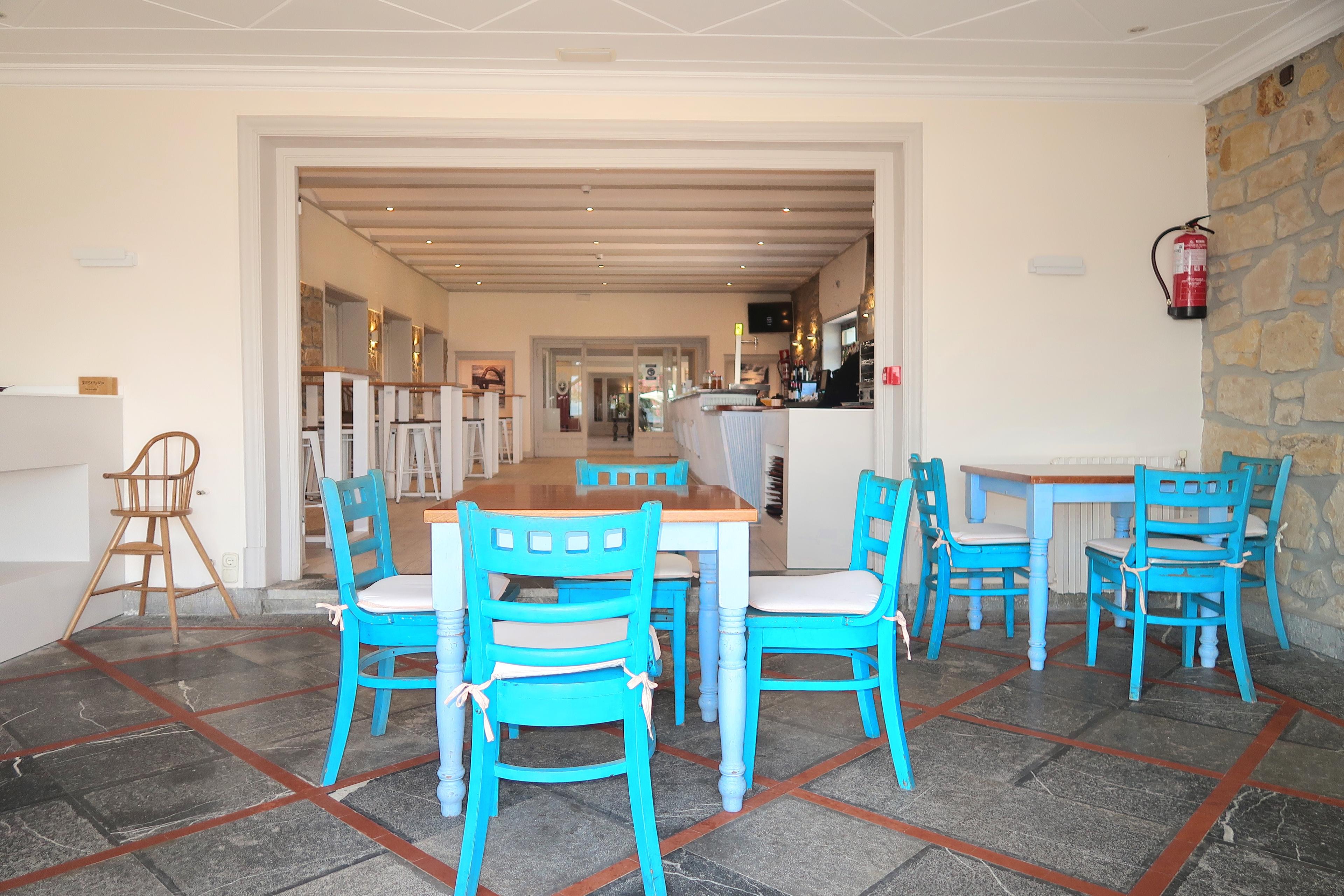 restaurant cafeteria