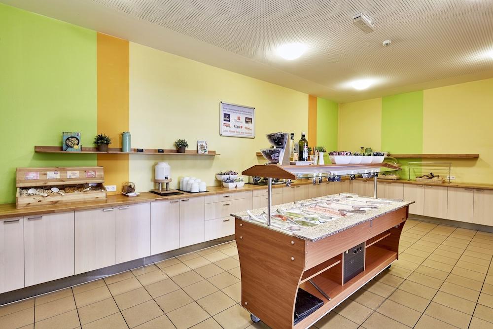 restaurant-cafeteria