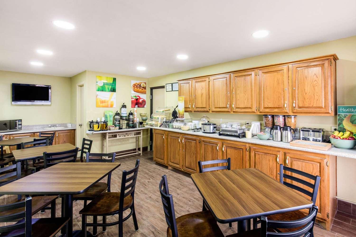 restaurant cafeteria