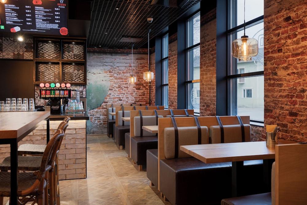 restaurant cafeteria
