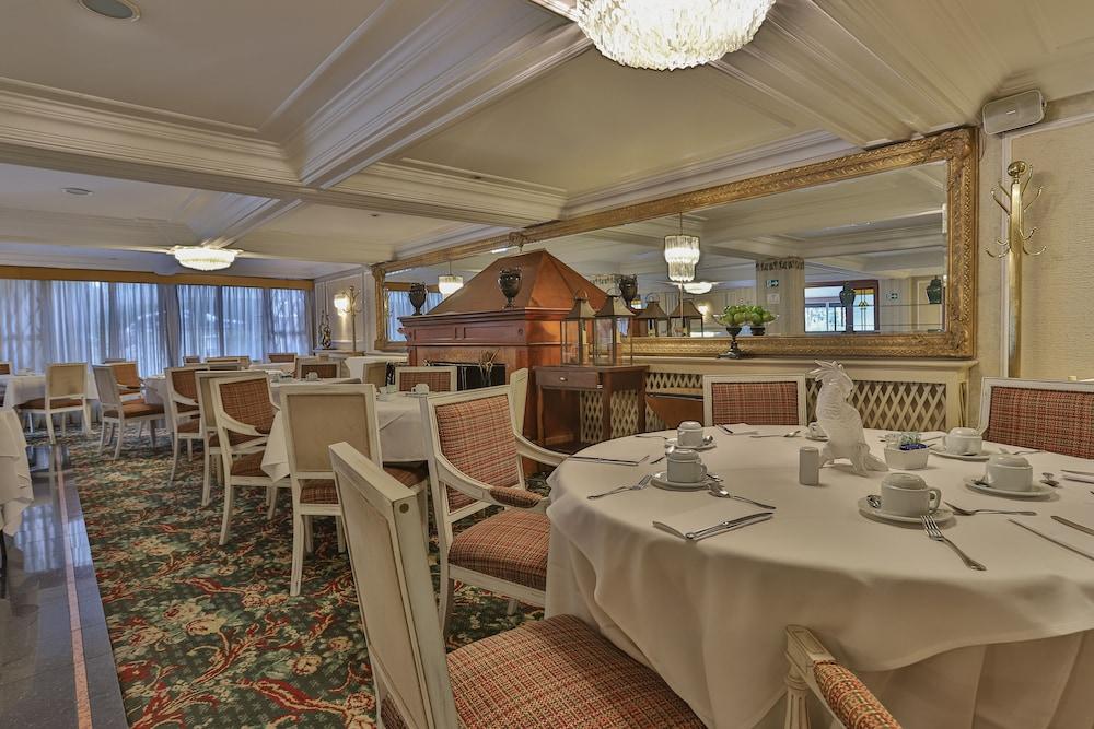 restaurant cafeteria