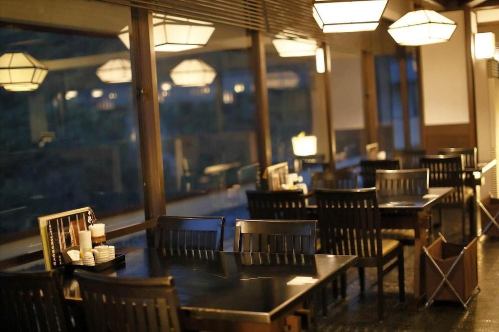 restaurant-cafeteria