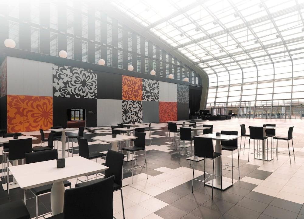 restaurant-cafeteria