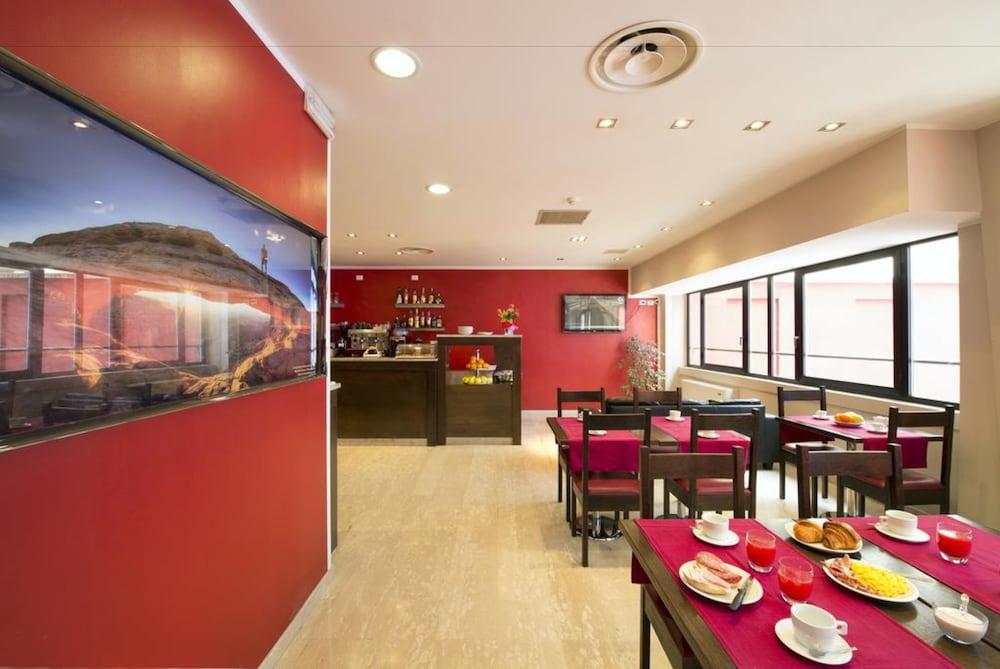 restaurant-cafeteria