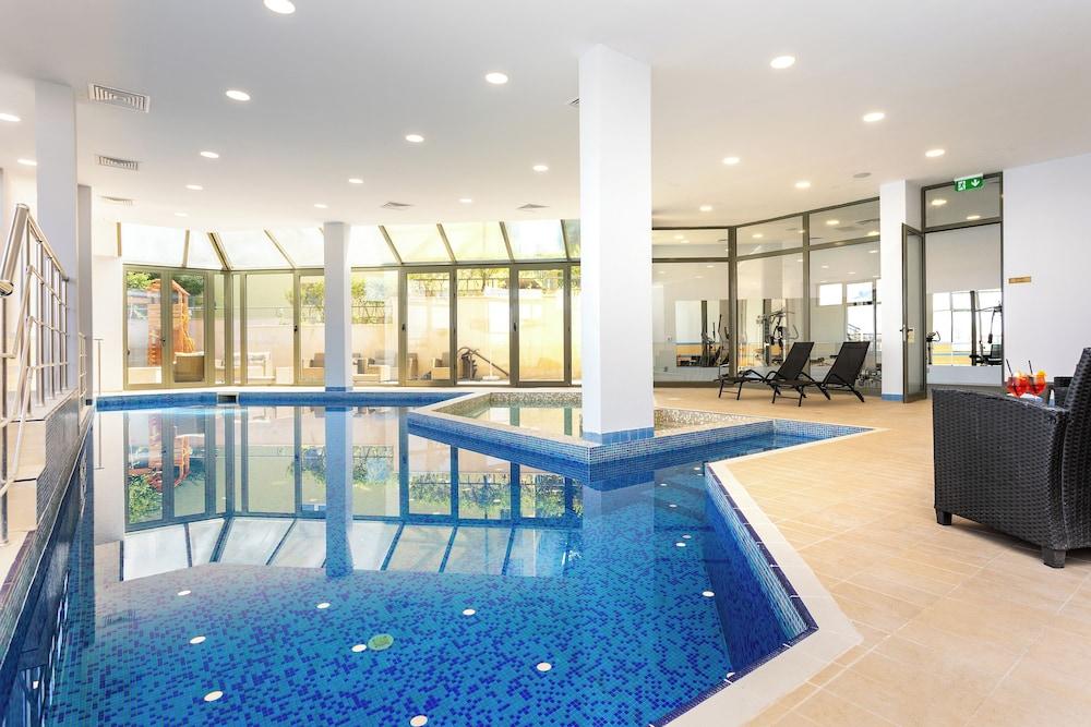 swimming pool spa