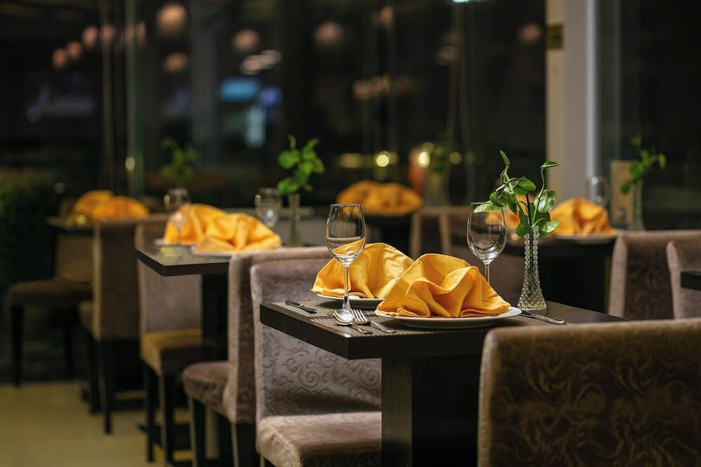 restaurant cafeteria