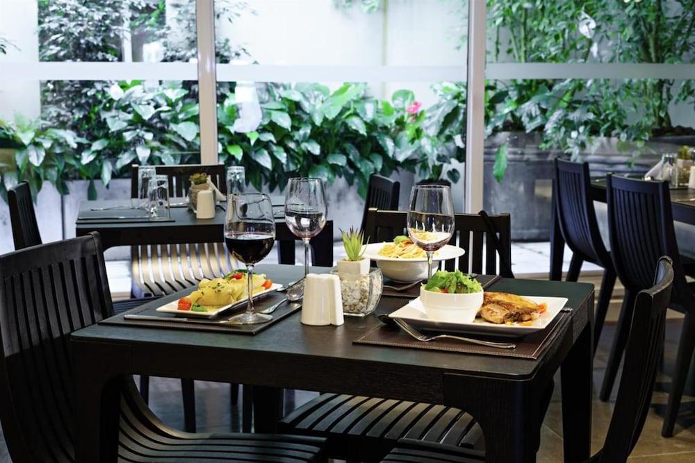 restaurant-cafeteria