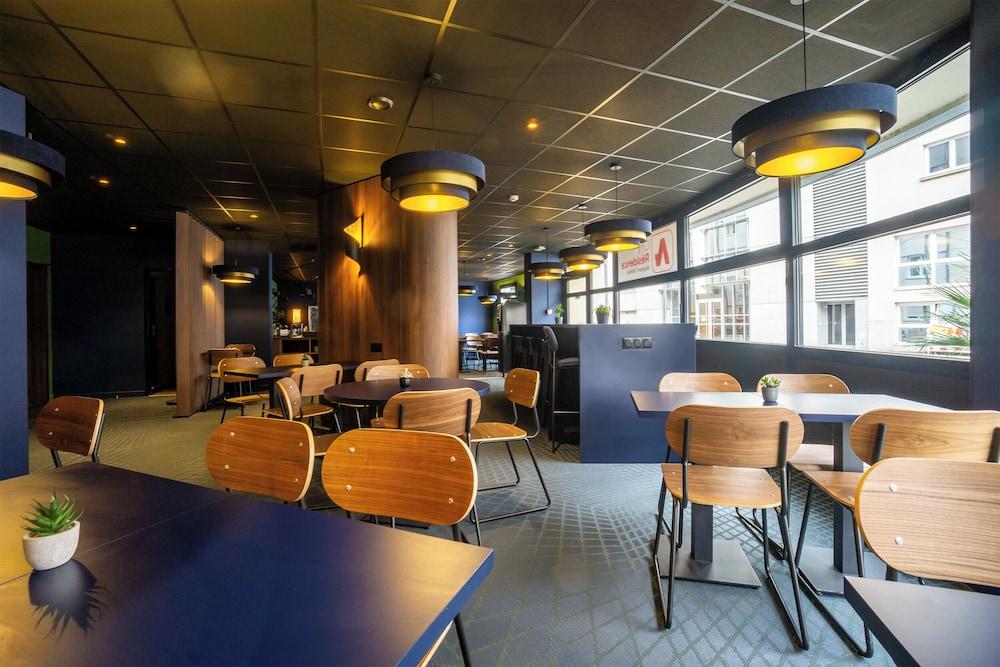restaurant cafeteria