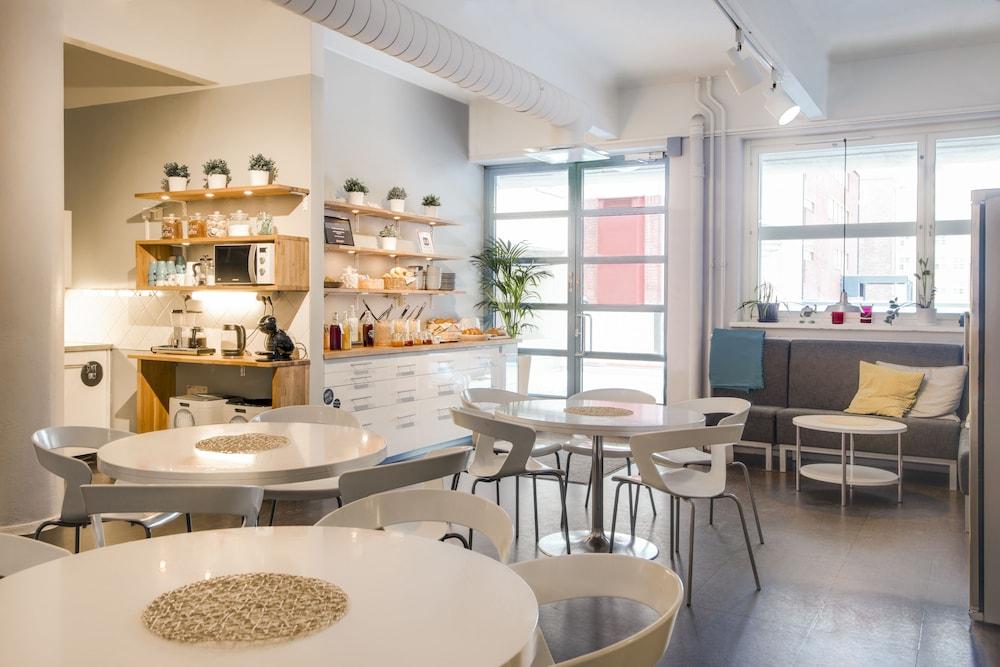 restaurant cafeteria