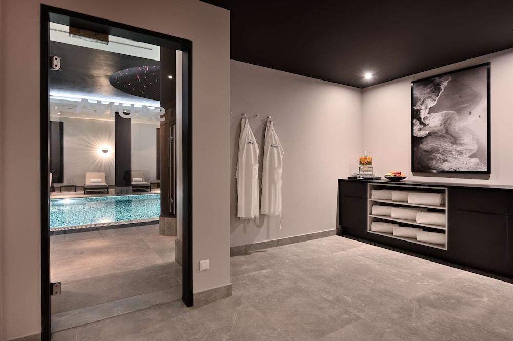 swimming pool spa