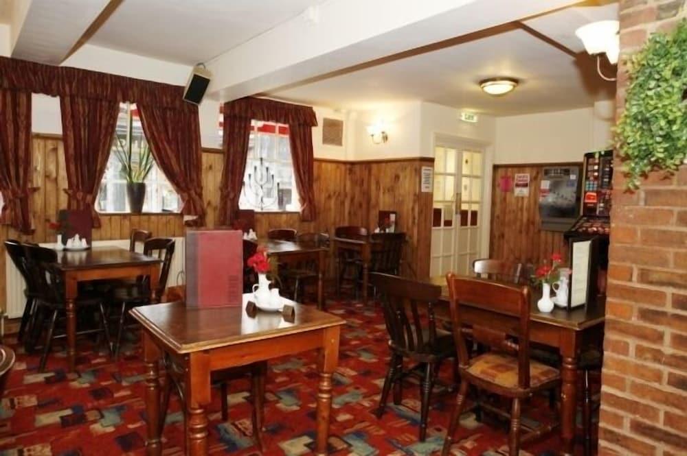 restaurant cafeteria