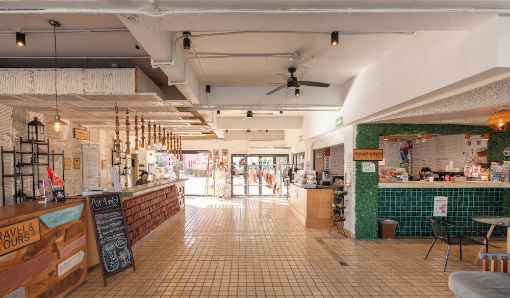 restaurant cafeteria