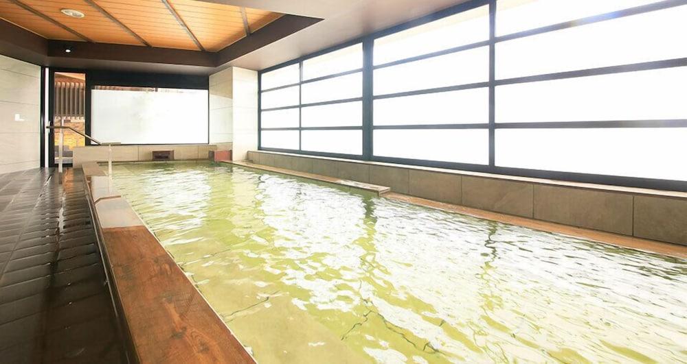 swimming pool spa