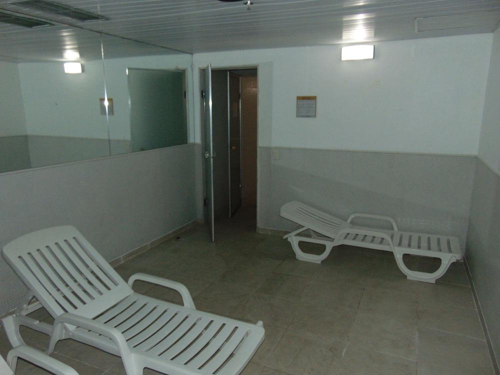 swimming pool spa