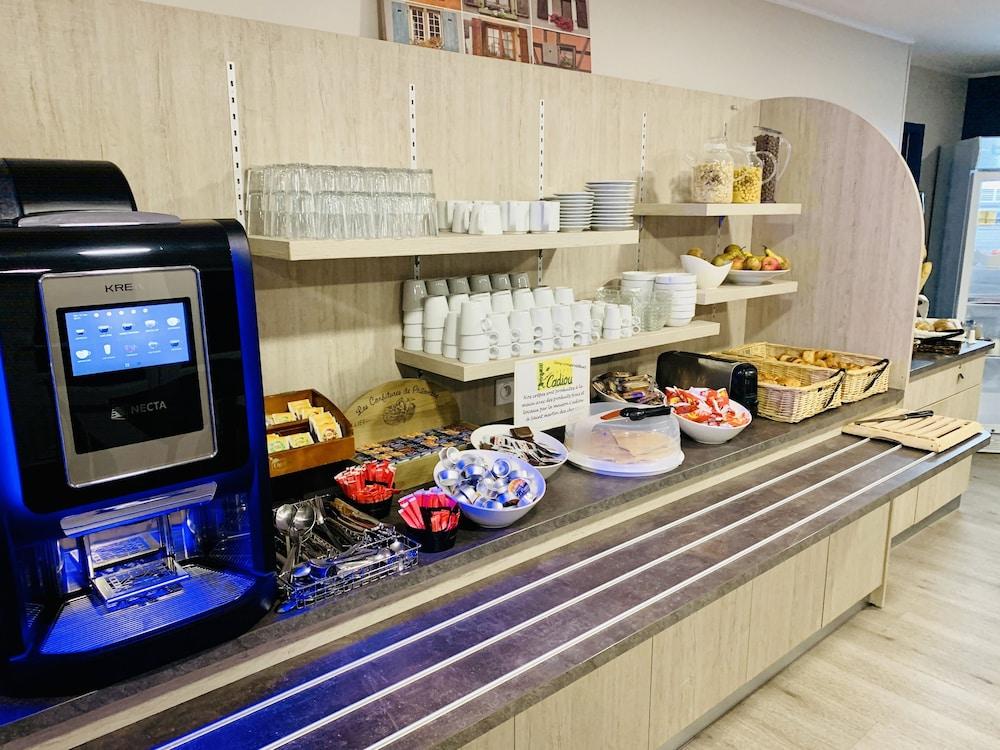 restaurant-cafeteria