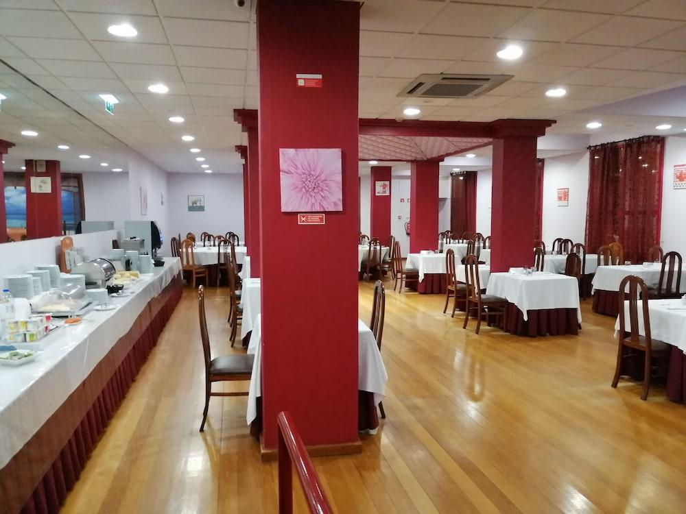 restaurant cafeteria