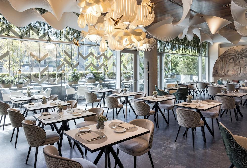 restaurant cafeteria