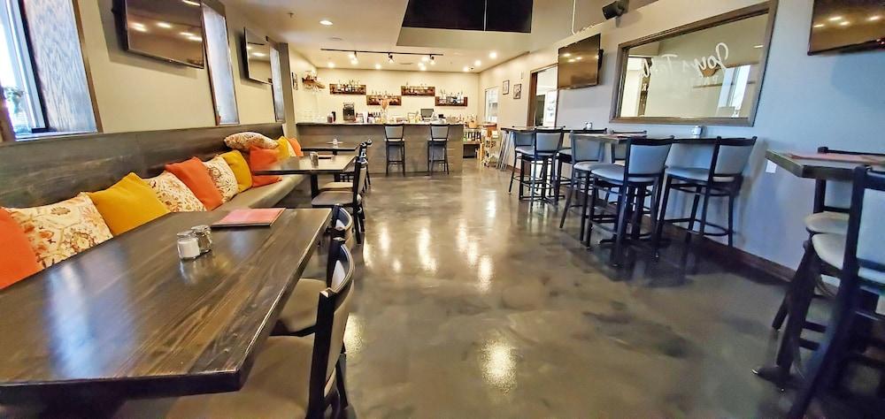 restaurant cafeteria
