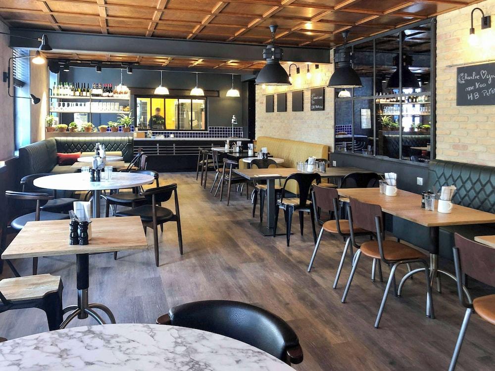 restaurant cafeteria