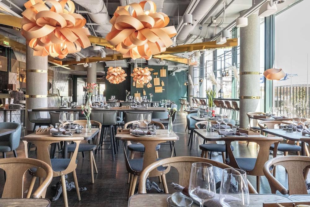restaurant cafeteria