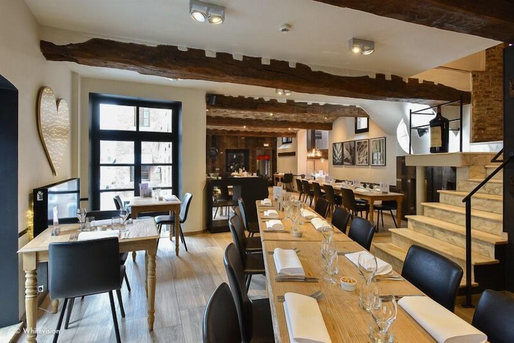 restaurant cafeteria