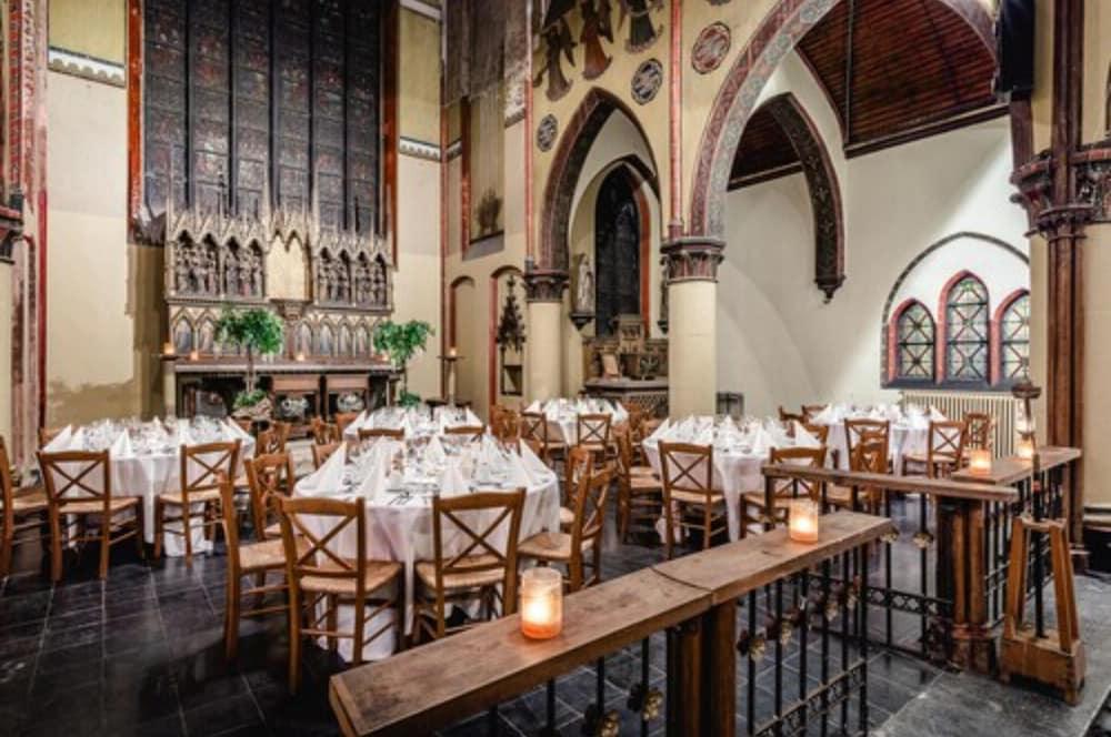 restaurant cafeteria
