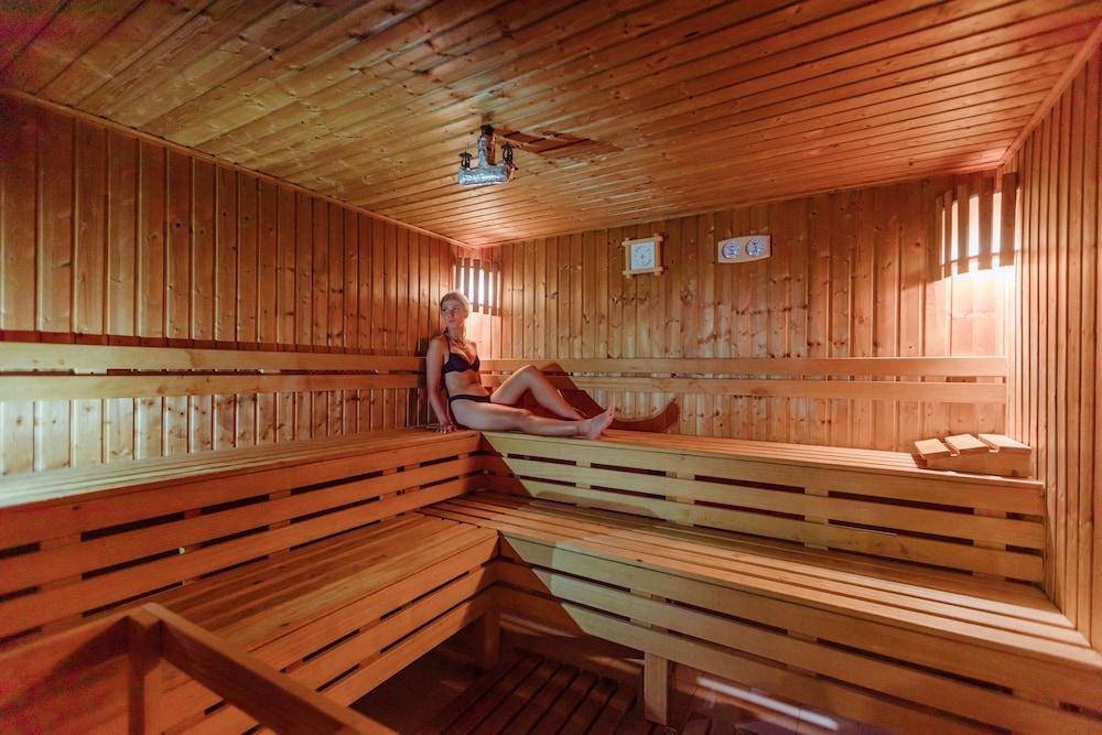 swimming pool spa